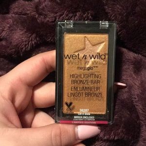 Wet n wild megaglo limited edition